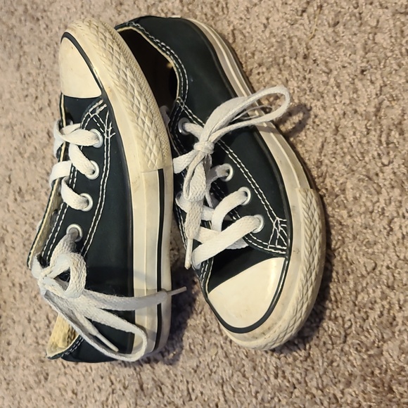 Converse kids shoes black size 11 - Picture 4 of 4